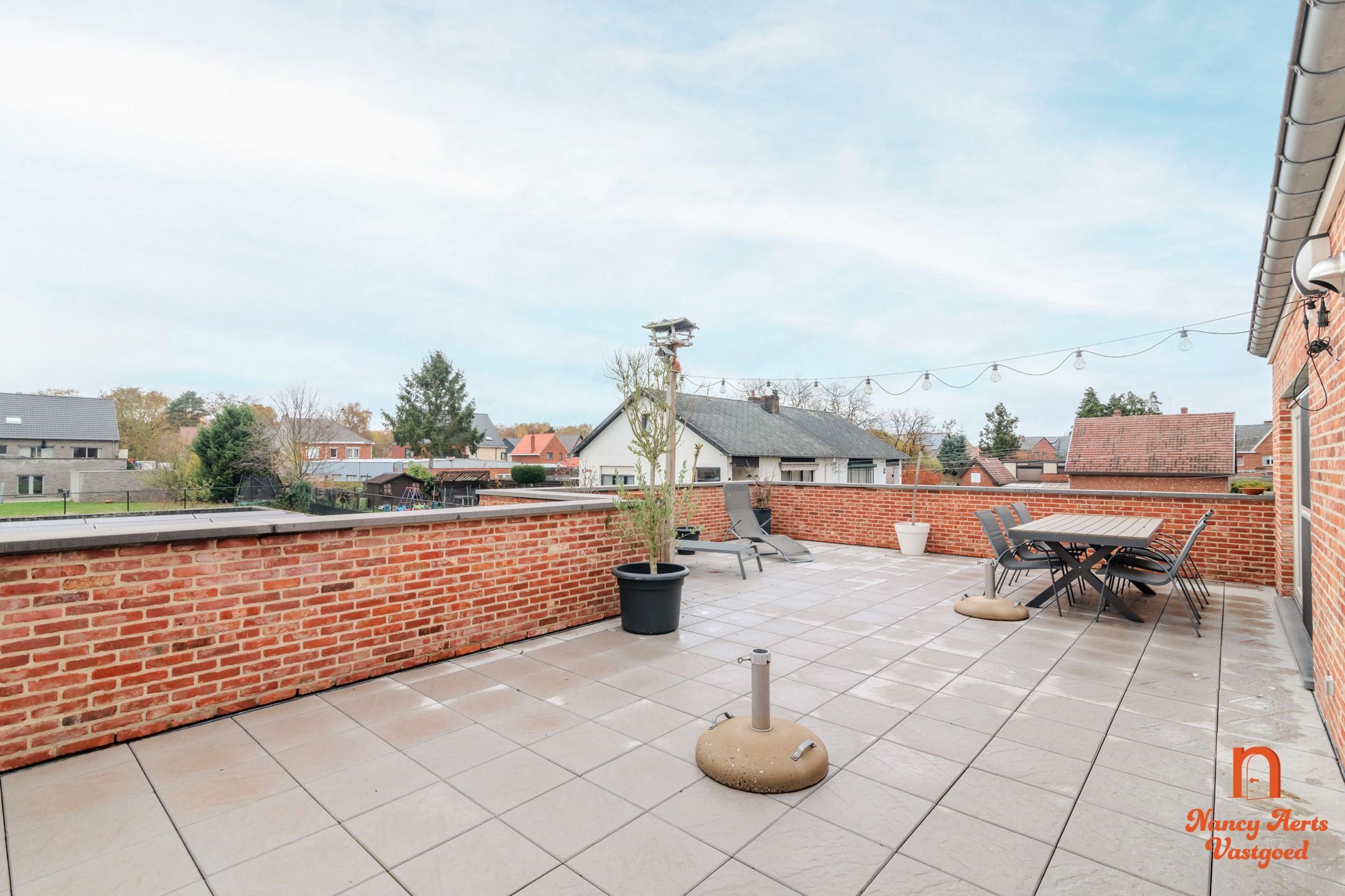 Lichtrijk duplexappartement met ruim terras en eigen ingang foto 24