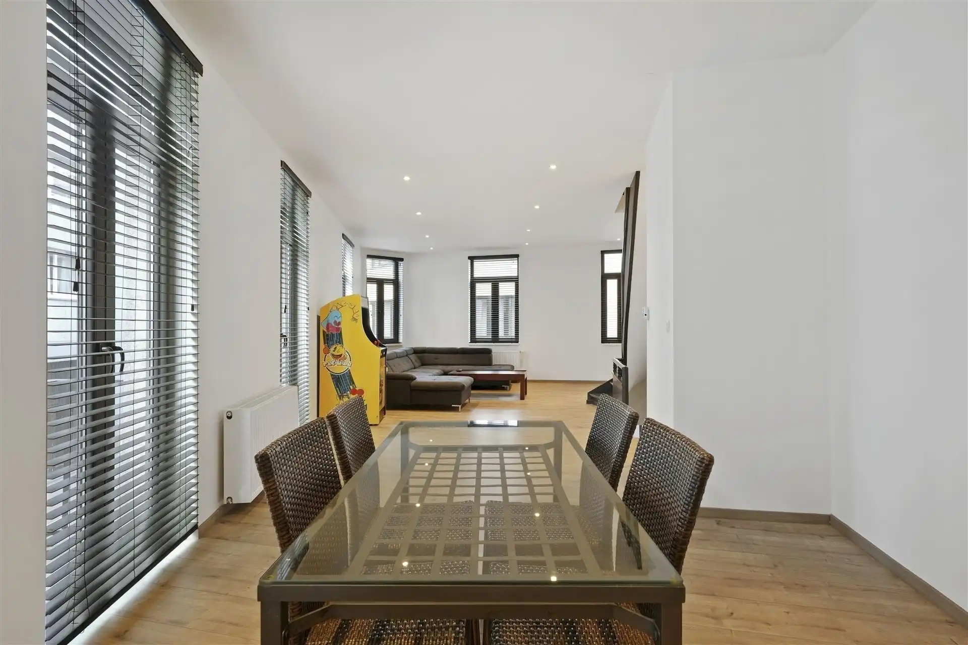 CENTRALE LIGGING / RUIME WONING foto 3