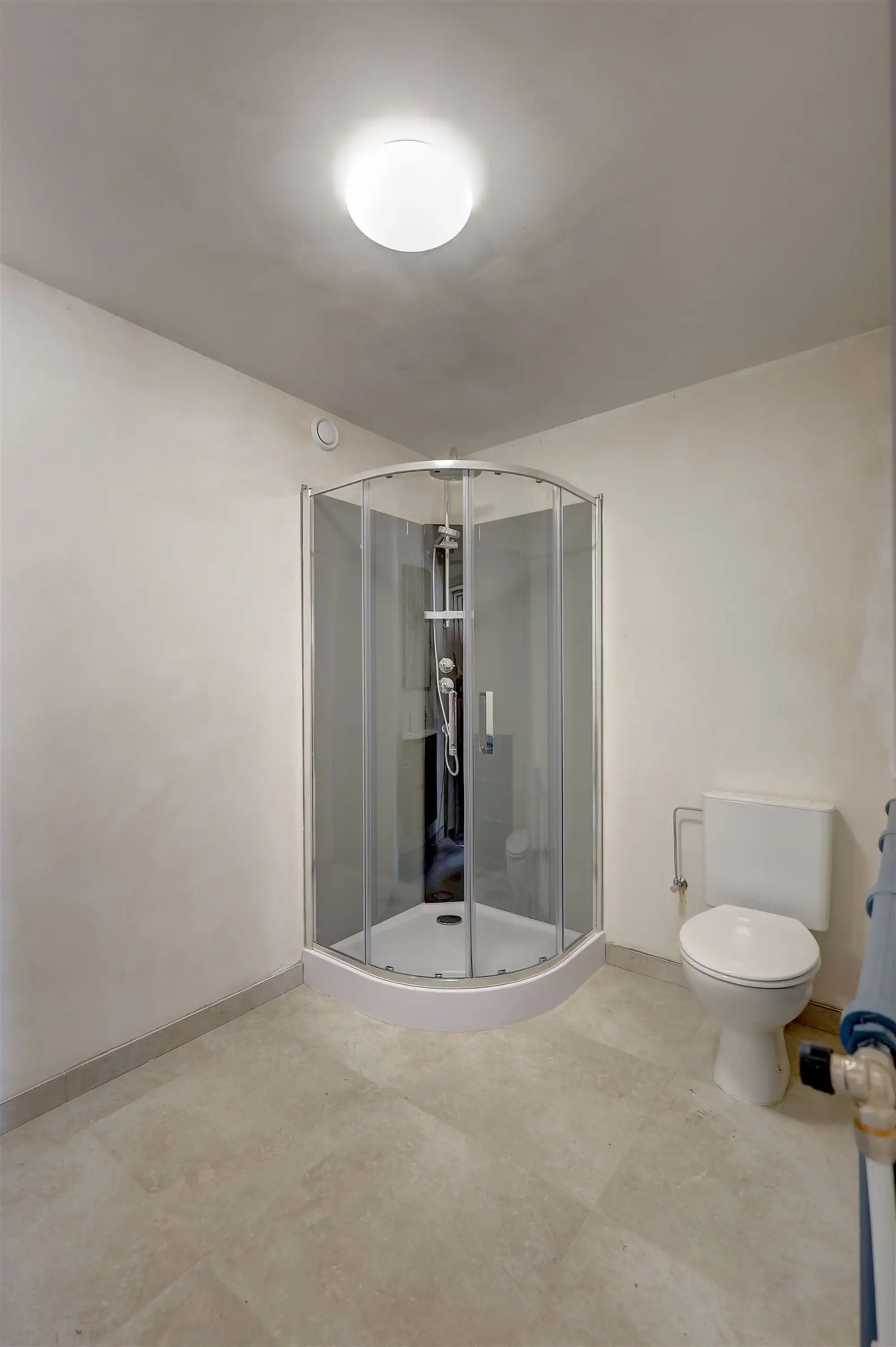 Ruime woning met magazijn van 302m²+ winkel foto 18