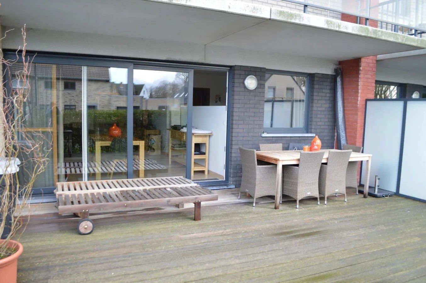 Energiezuinig en recent gelijkvloers appartement met groot zonneterras/tuintje en twee slaapkamers nabij de Damse Vaart foto 6