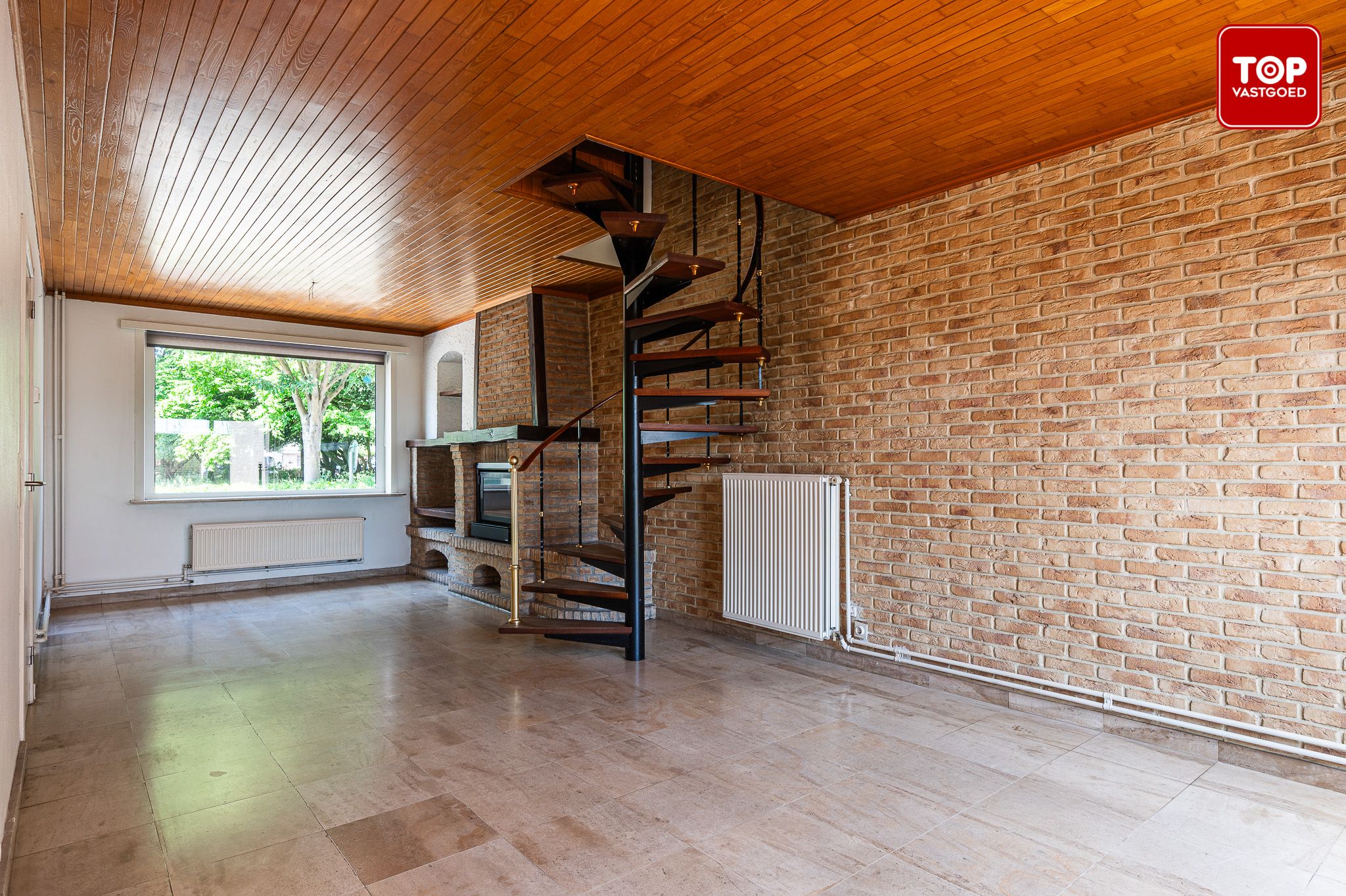 Woning met 3 slaapkamers, tuin en garage.  foto 4