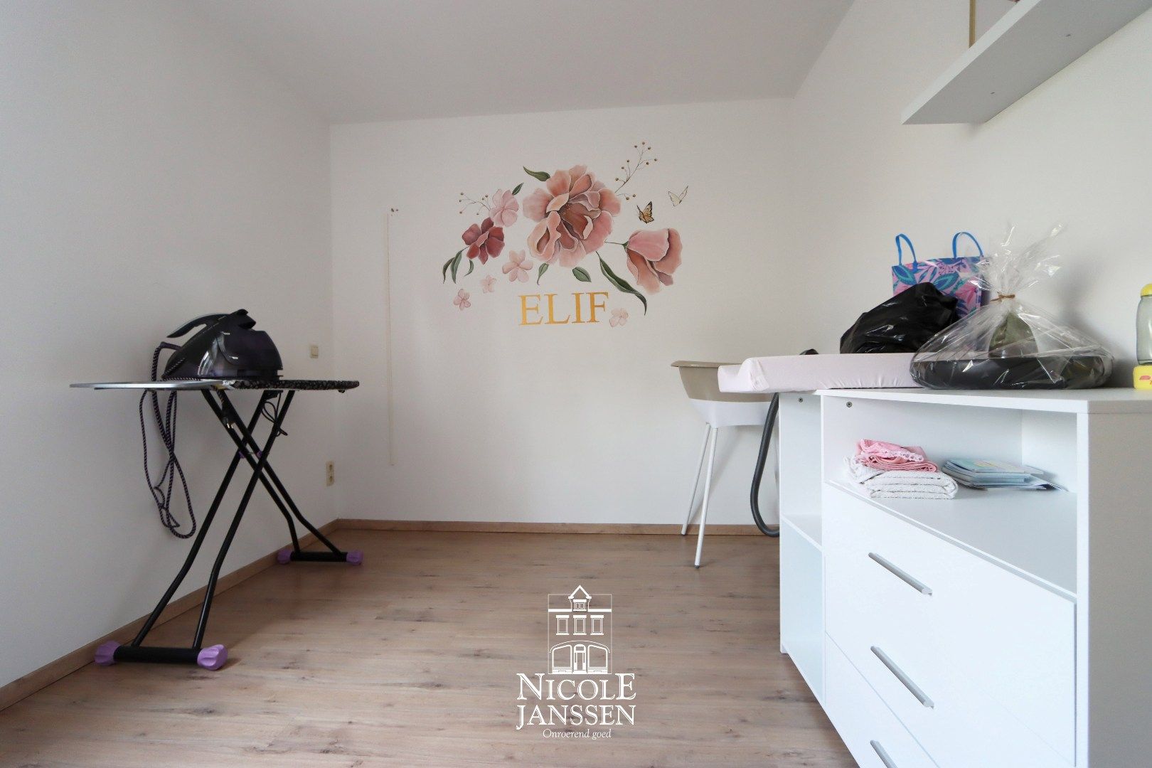 Instapklaar appartement met twee slaapkamers en overdekt terras foto 8