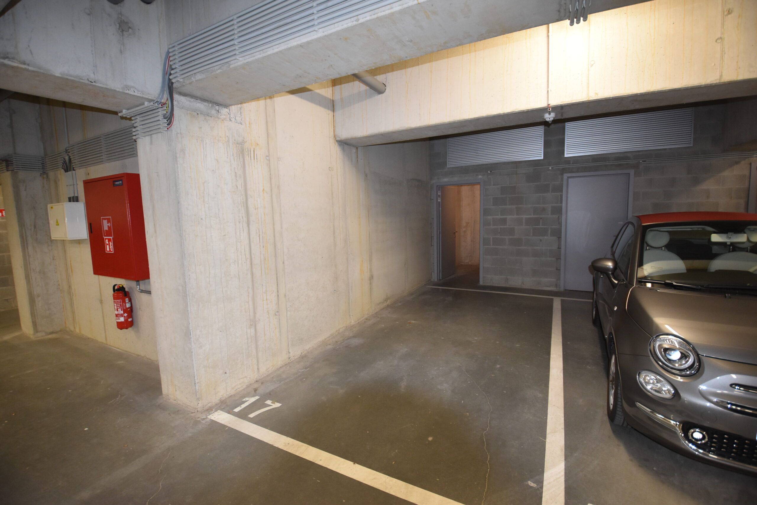 Assistentiewoning met 1 slaapkamer, berging en autostaanplaats in Sint-Niklaas foto 11
