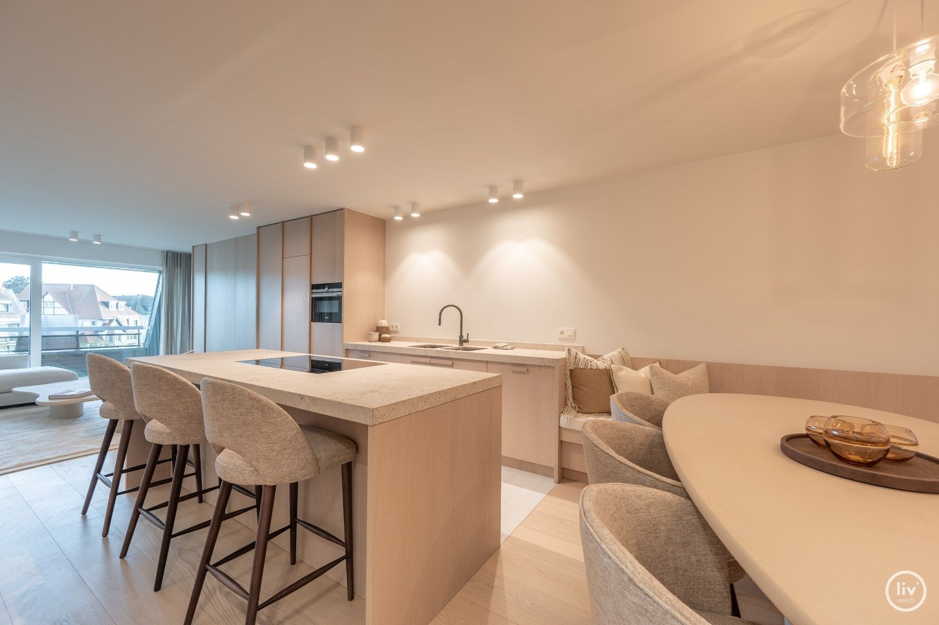 Prachtig gerenoveerde duplex penthouse met een open zicht:  foto 2