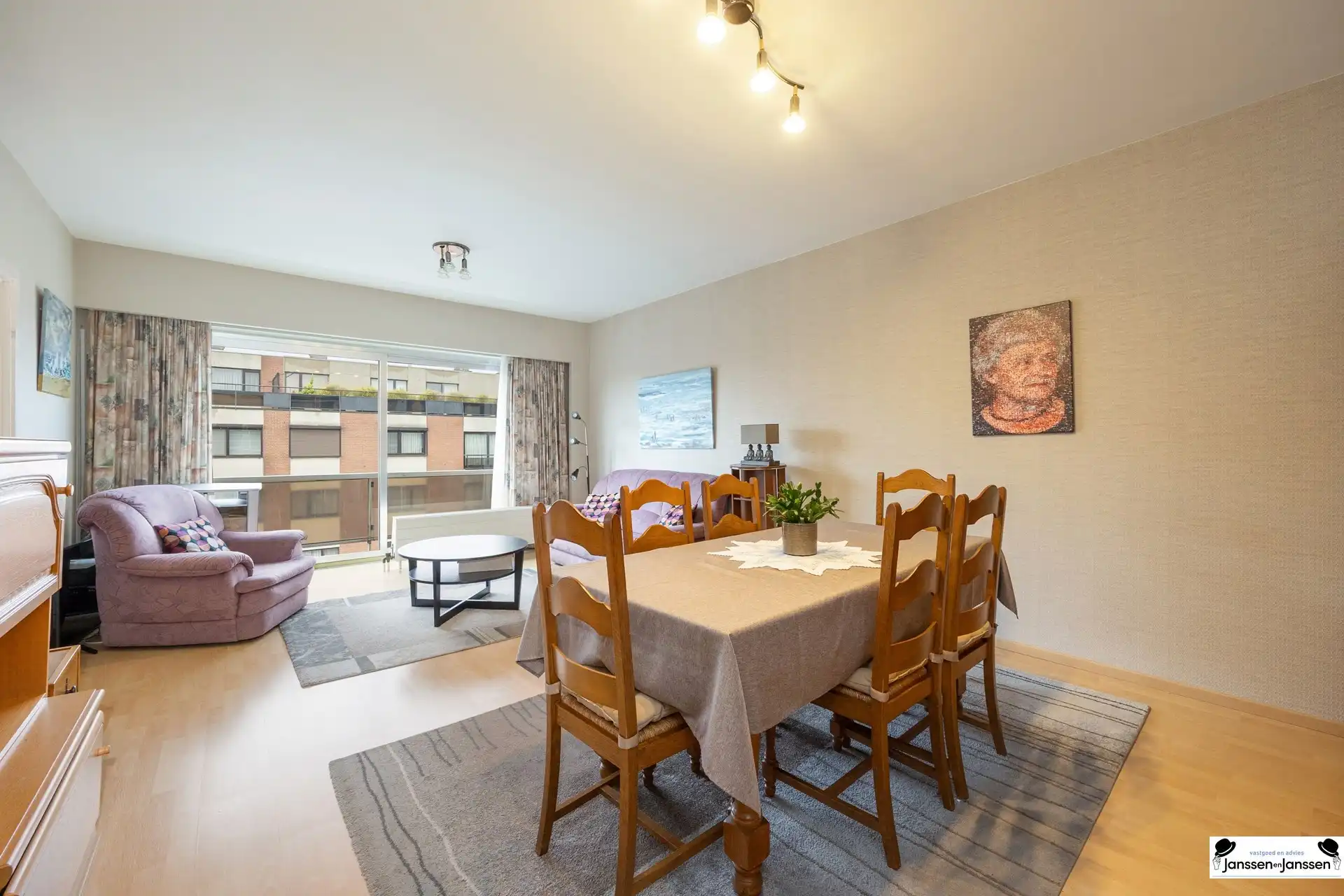 Goed onderhouden appartement op toplocatie in Schoten! foto 2