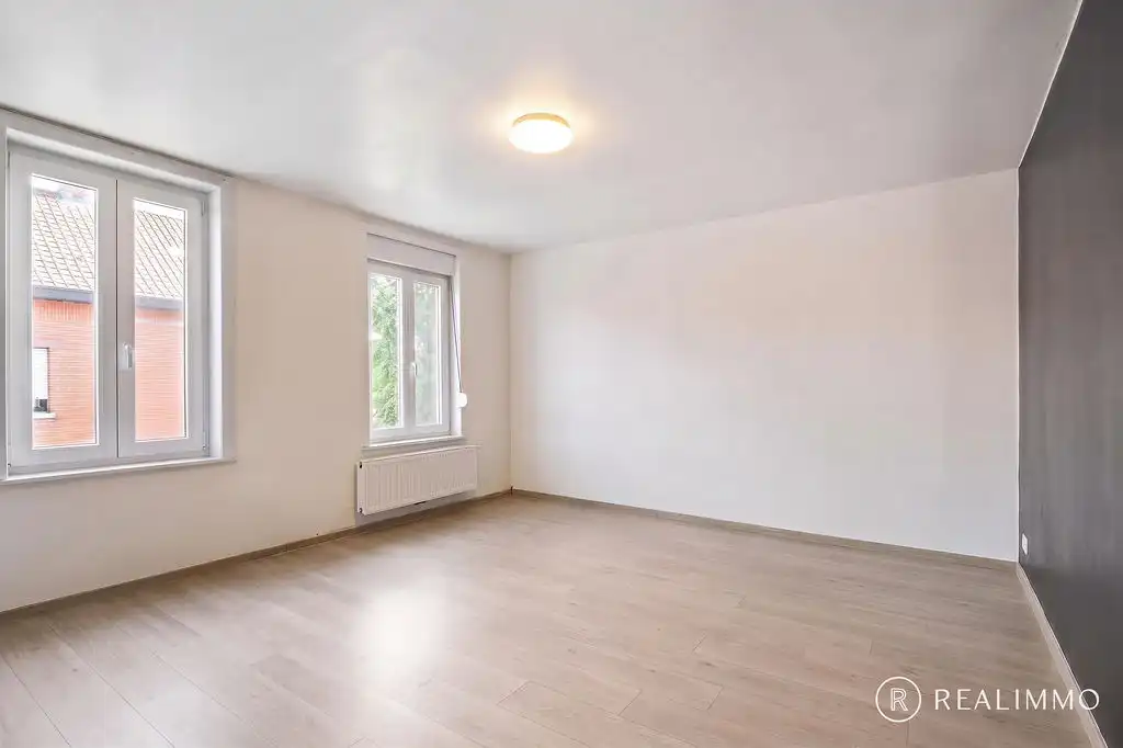 Ruime woning met grote tuin in Kooigem foto 11