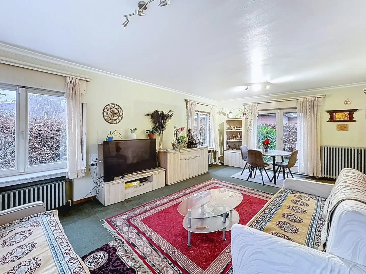Statige villa met 4 slaapkamers en bureau foto 6