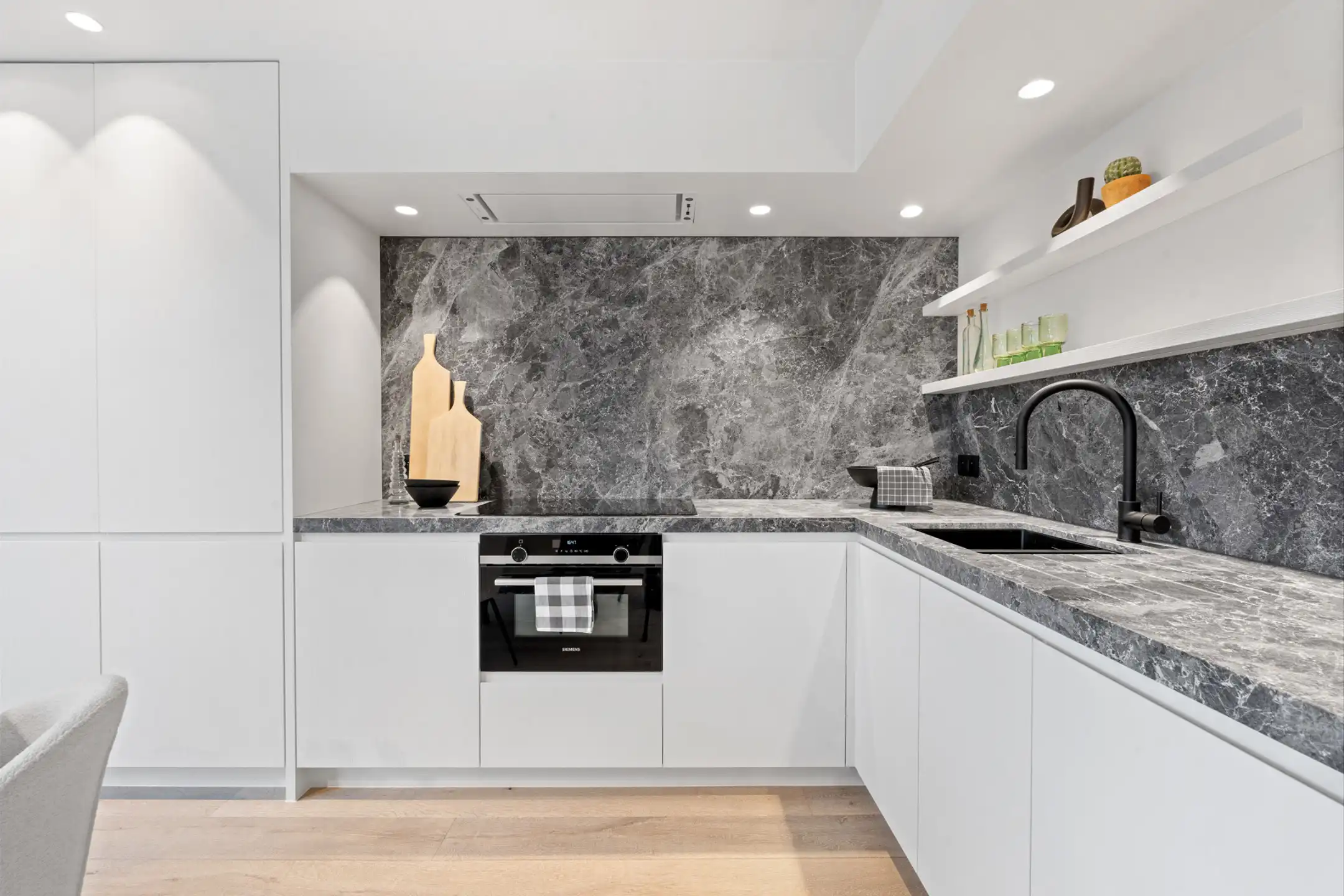 Prachtige penthouse, zijdelings zeezicht & 2 ruime terrassen foto 4