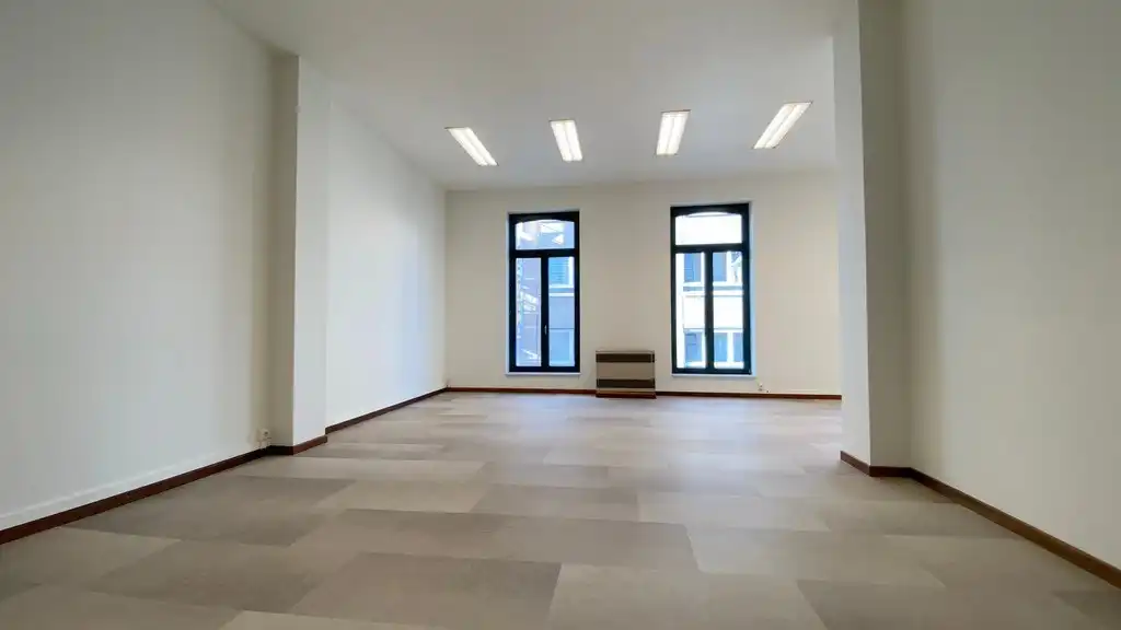 Kantoorruimte te huur in gerenoveerde herenwoning in centrum Gent foto 3