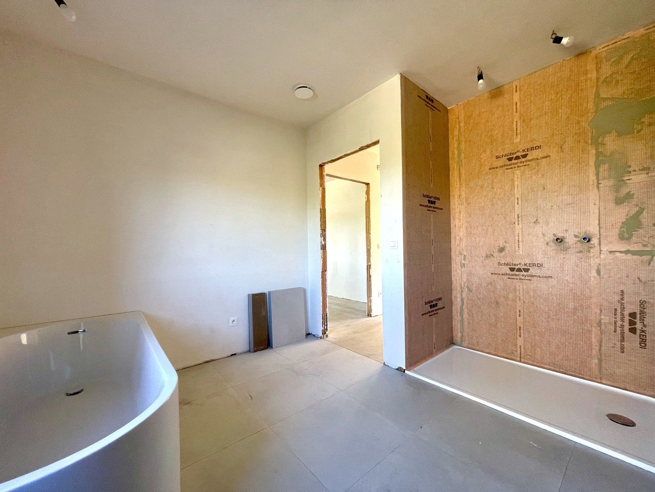 Volledig afgewerkte nieuwbouwwoning met 3 slaapkamers foto 21
