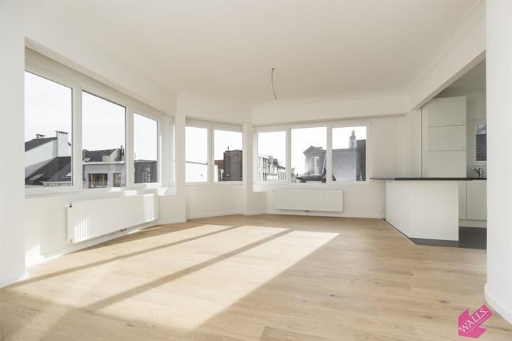 Zonnig hoekappartement op zeer leuke ligging  foto {{pictureIndex}}