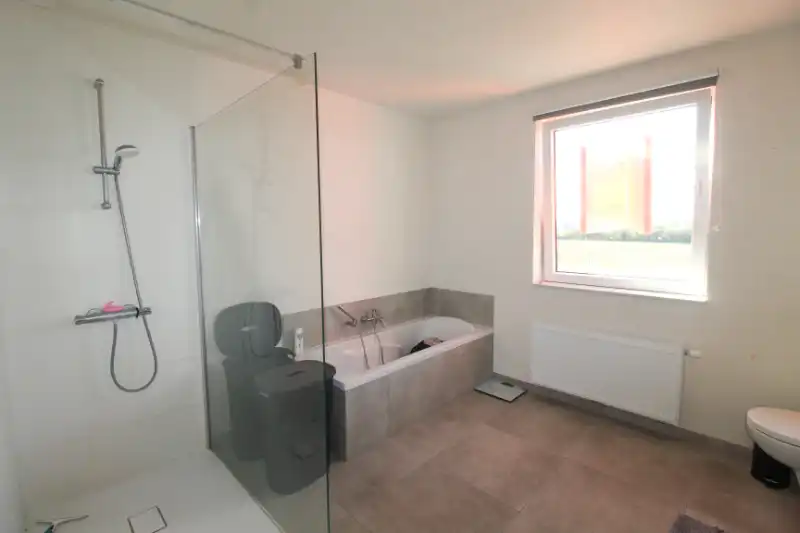 Zeer energiezuinige woning te Roeselare foto 13
