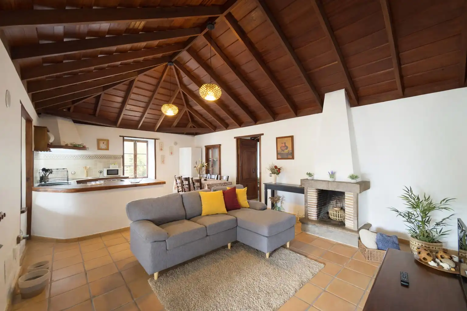 Traditioneel Canarisch huis met zwembad  foto {{pictureIndex}}