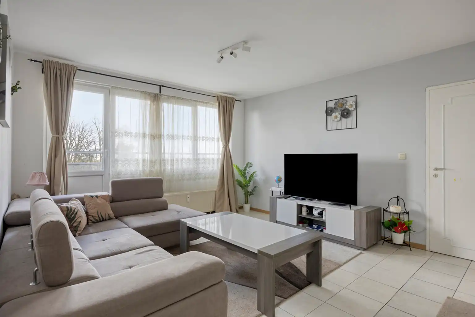 instapklaar 2-slaapkamerappartement met terras & open zicht foto 8