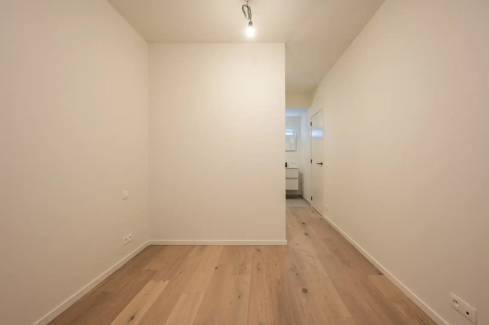 HOOST is een iconische toren met een expressief gevelontwerp op enkele honderden meters van de zee foto 7