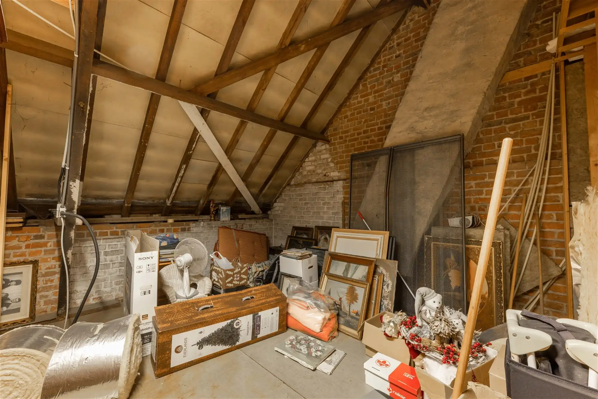 Woning met opslagplaats foto 21