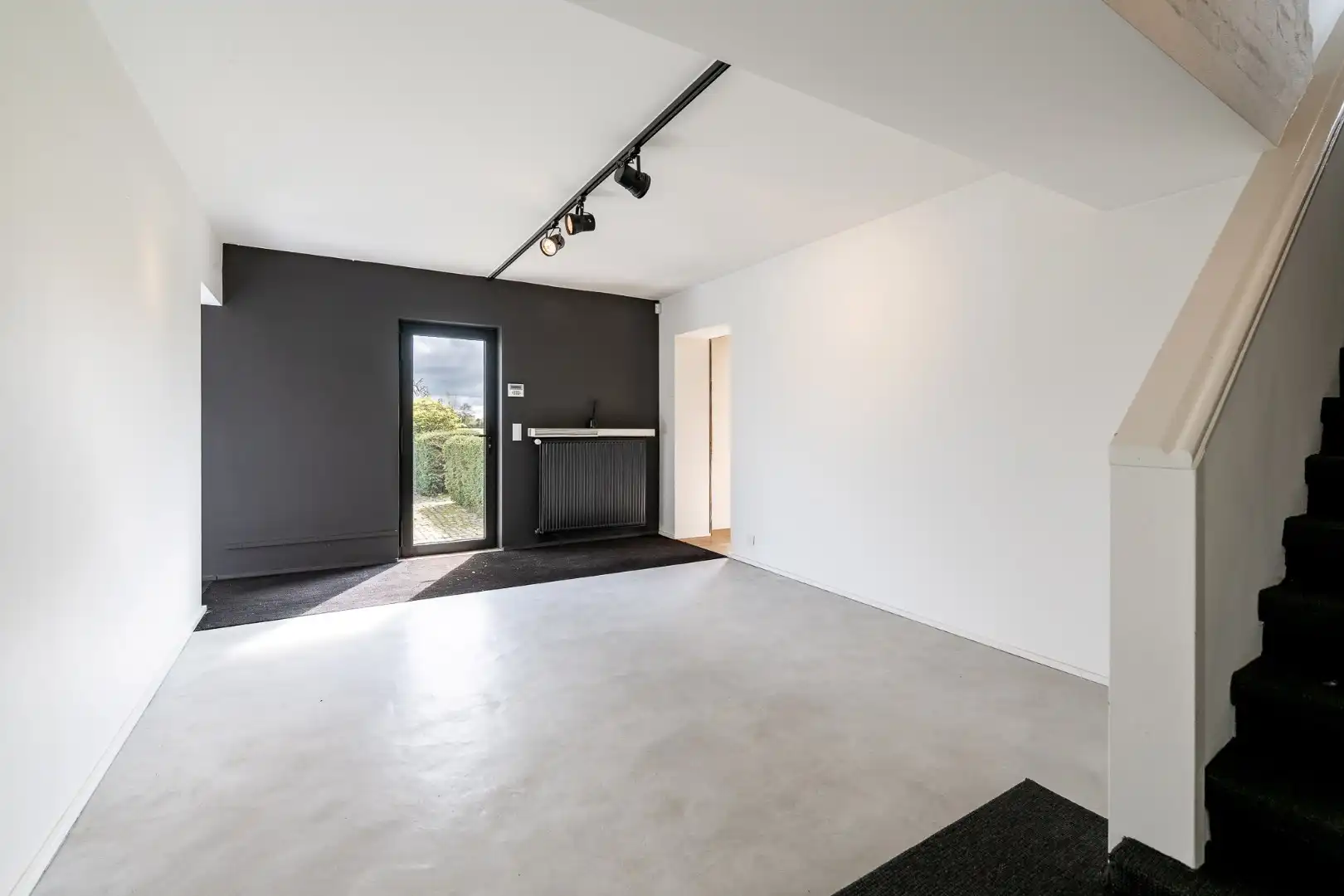 Exclusieve karaktervolle woning op een enorm perceel met 4 slaapkamers, super grote tuin met prachtig zicht op de polders foto 11