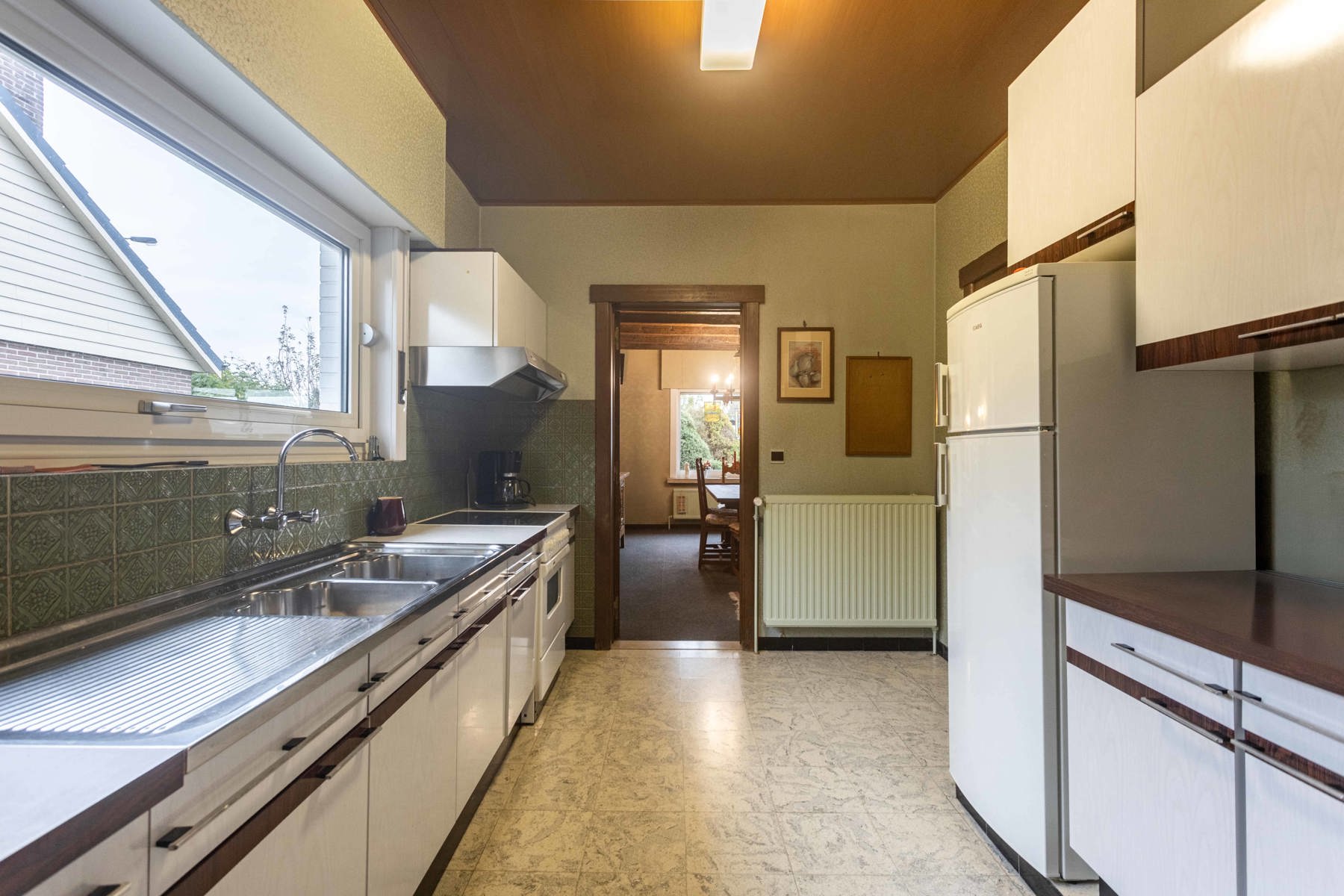 Leuke te renoveren retro villa foto 12