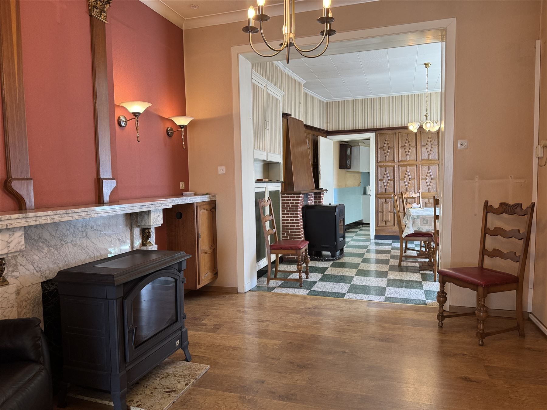 Centraal gelegen woning op 650m²  met loods foto 4