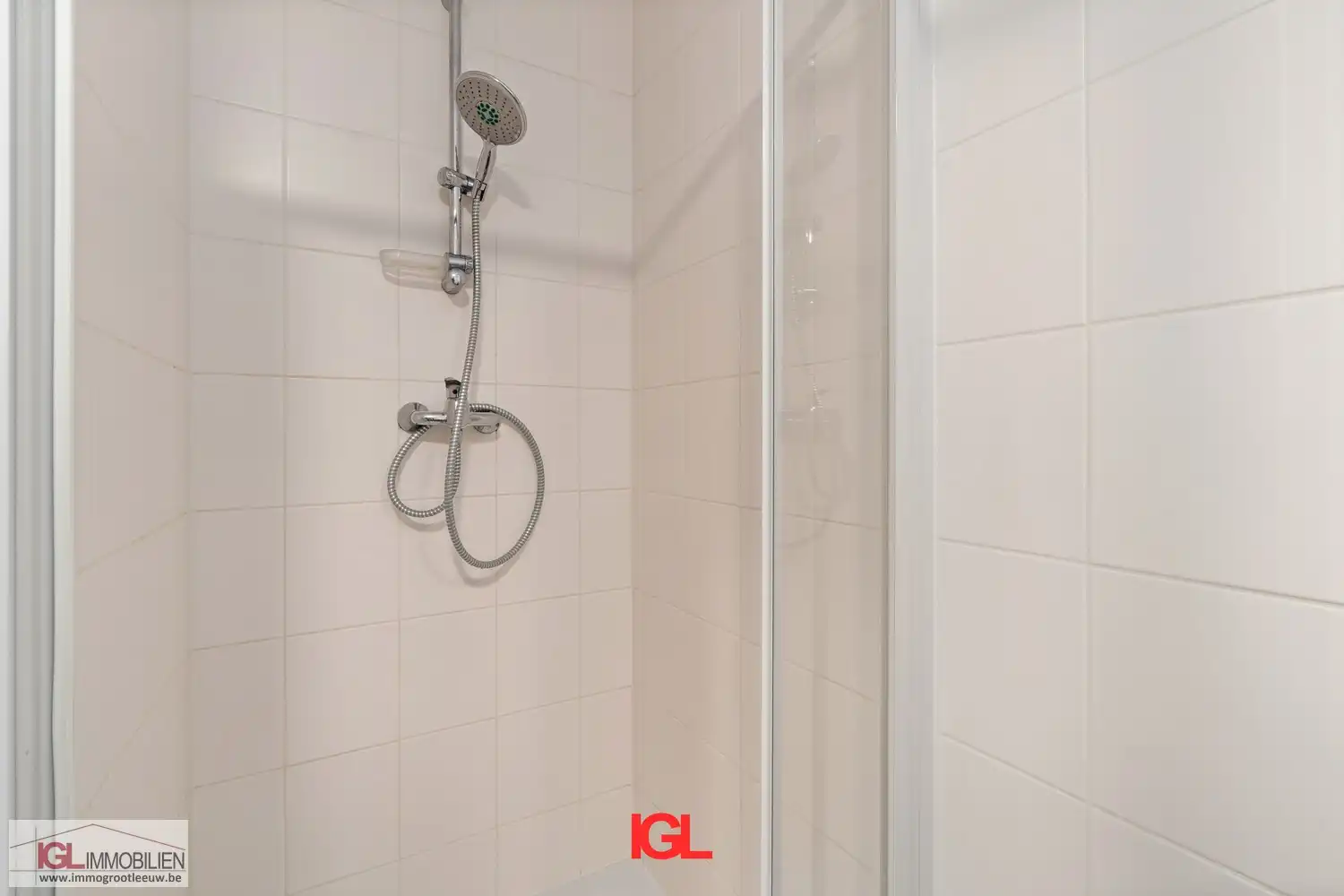 Ruim duplexappartement met 5 slaapkamers, een zonnig terras & 2 staanplaatsen foto 10