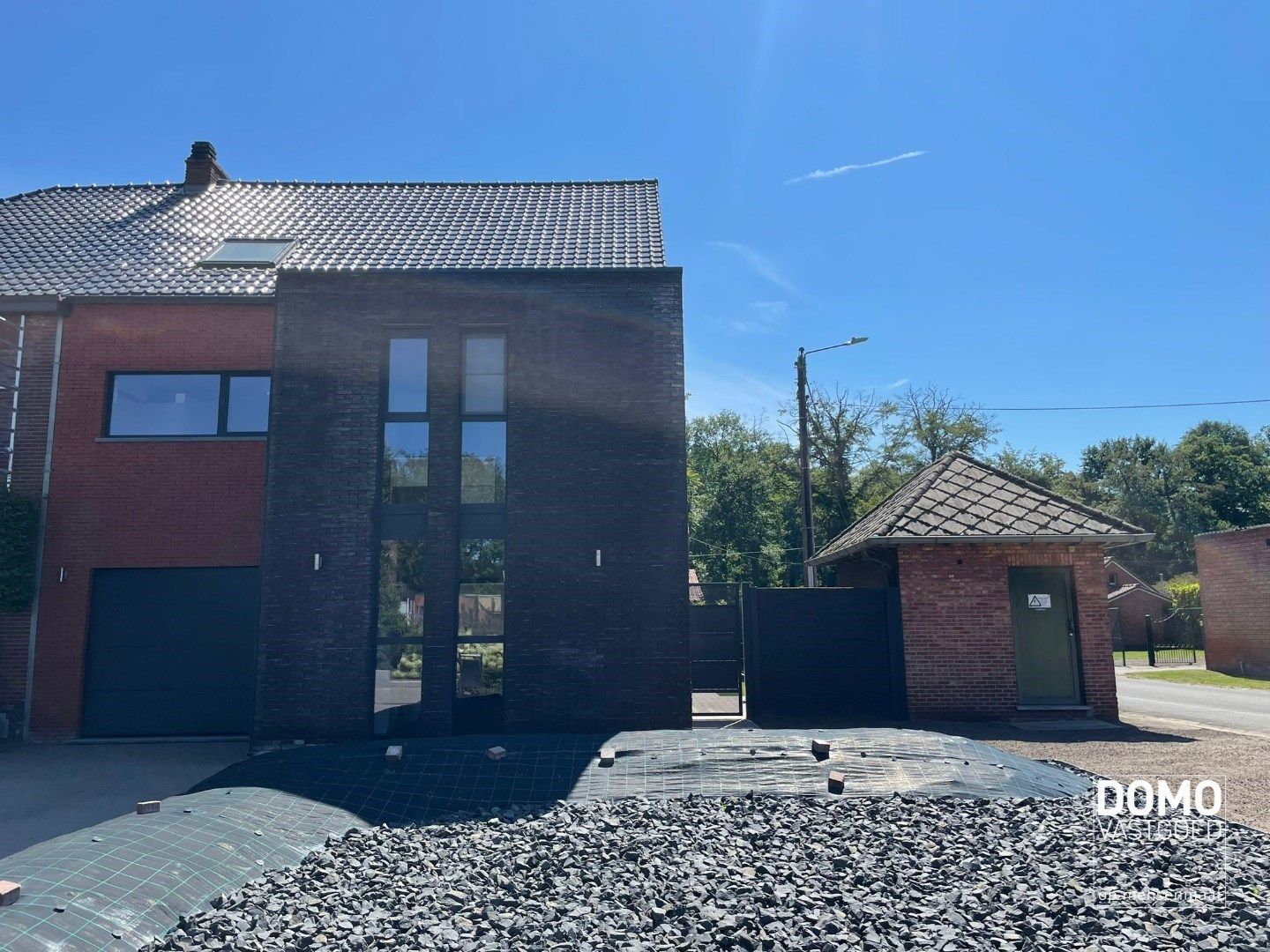 Ruime energiezuinige woning met 3 slaapkamers, tuin en garage te Kermt - Energielabel A - 264m2 bewoonbare oppervlakte foto 1