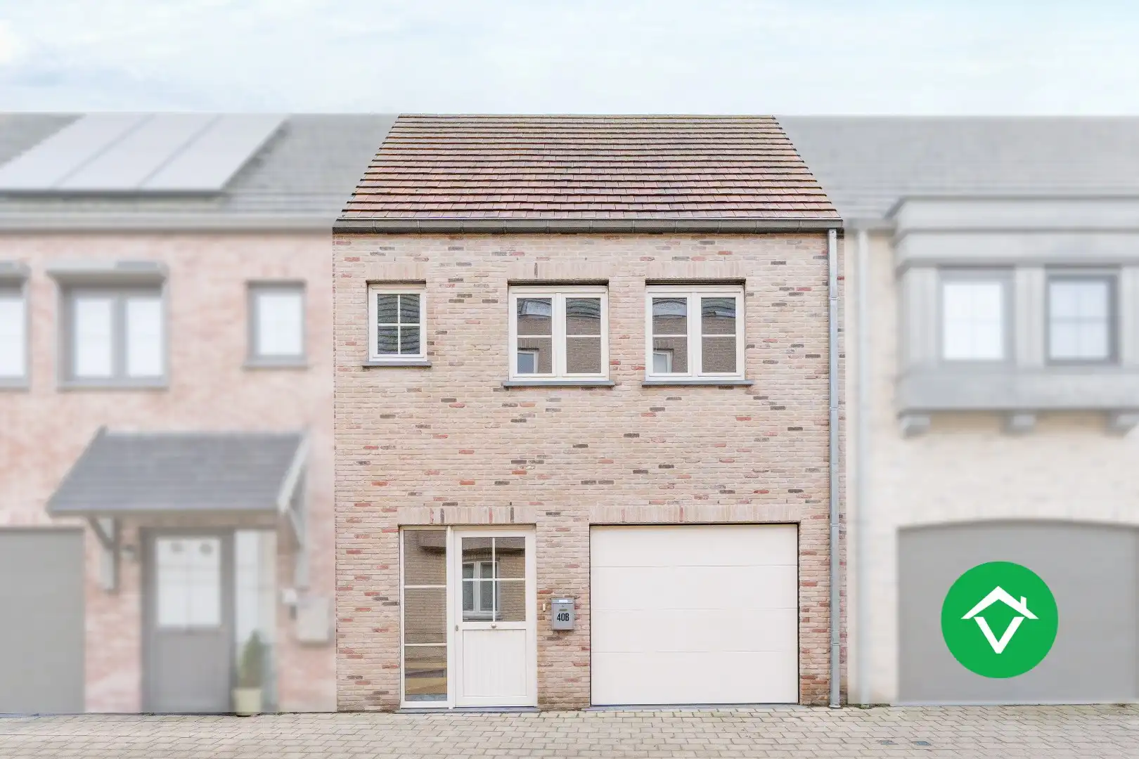 Instapklare energiezuinige woning (2018) met garage en tuin in Zevekote foto {{pictureIndex}}