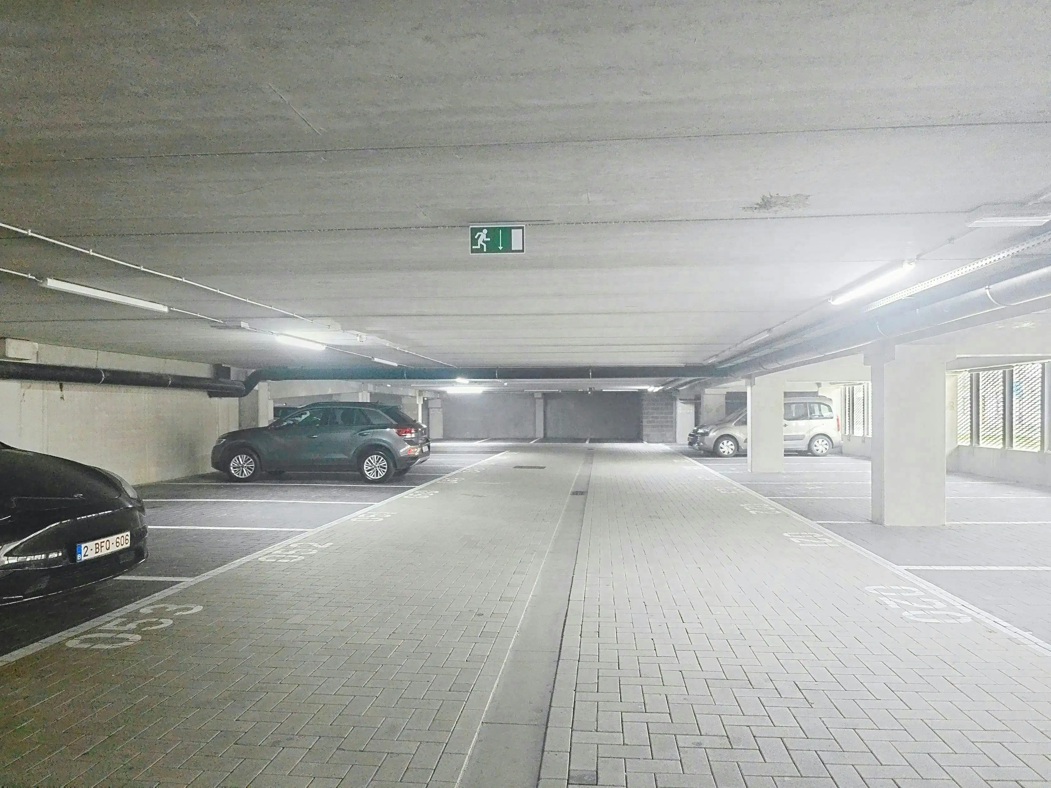 4 autostaanplaatsen te koop nabij station van Blankenberge foto 3