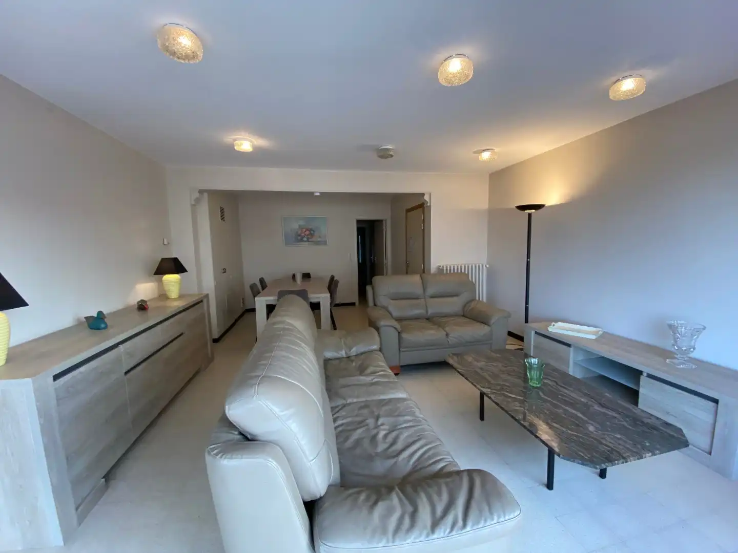 Ruim appartement op het gelijkvloers met zijdelings zeezicht - garages en groot terras foto 2