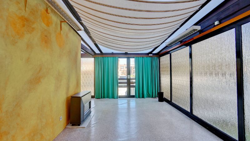 Ruime herenwoning met mogelijkheid handelsgelijkvloers/praktijkruimte/kantoren met woonst op 1 are 79 ca met stadstuintje foto 14