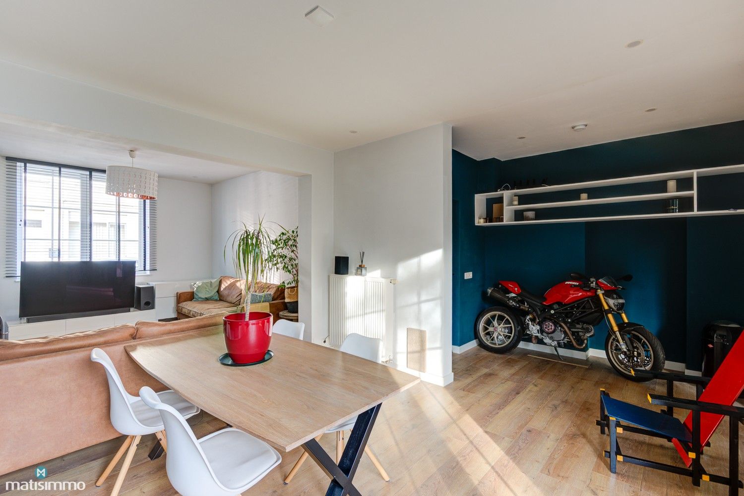 GROTENDEELS GERENOVEERDE GEZINSWONING MET ZUIDGERICHTE TUIN IN MILLEN foto 7