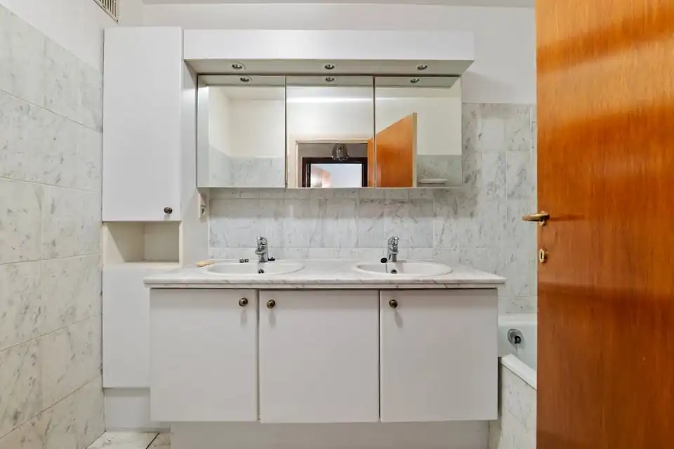 TWEE SLAAPKAMER APPARTEMENT OP DE GROTE MARKT IN SINT-TRUIDEN foto 13