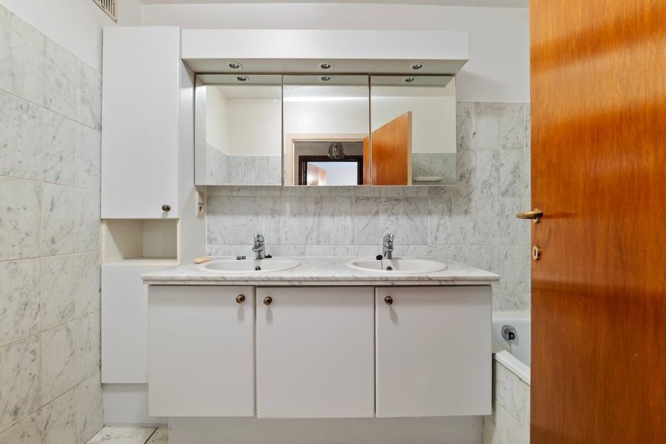 TWEE SLAAPKAMER APPARTEMENT OP DE GROTE MARKT IN SINT-TRUIDEN foto 13