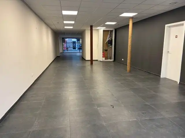 Handelsruimte in de commerciële straat van Bredene Duinen foto 3
