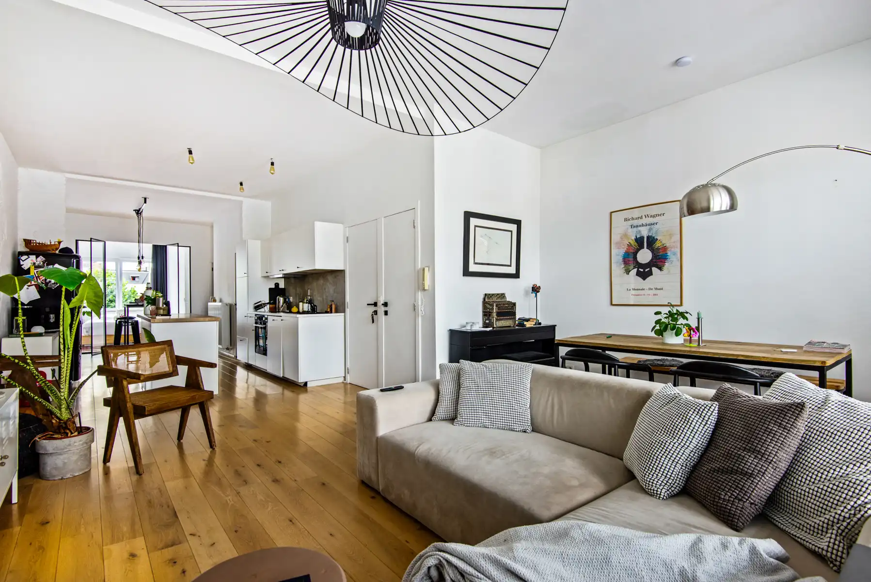 Ruim en luxueus appartement met 2 kamers  foto 5