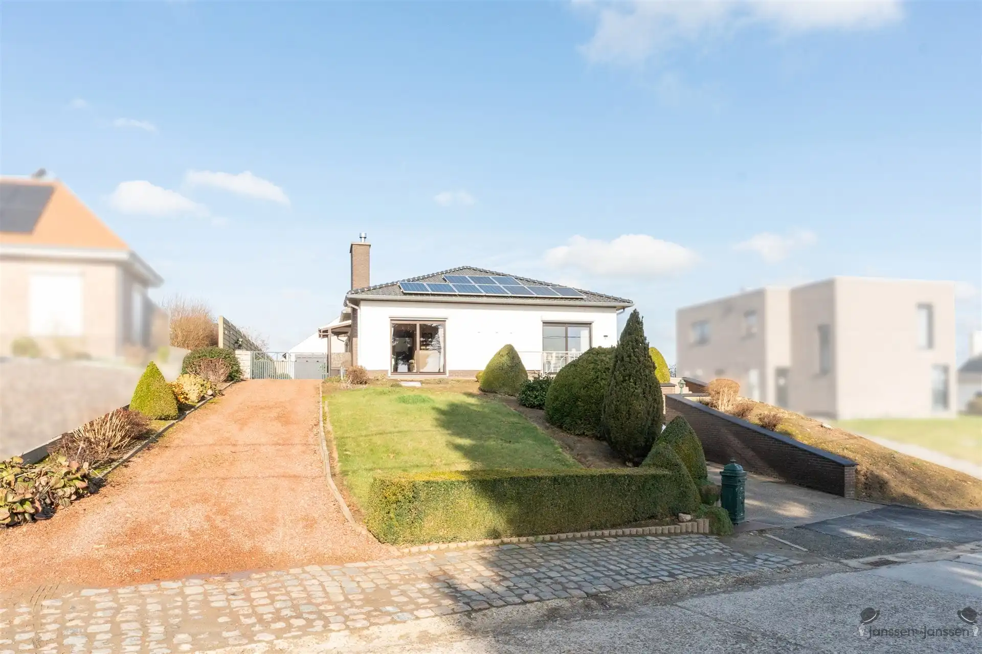 Rustig gelegen woning met prachtig uitzicht foto 2