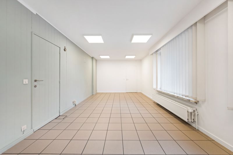 Centrum Roeselare : Handelspand op het gelijkvloers foto {{pictureIndex}}