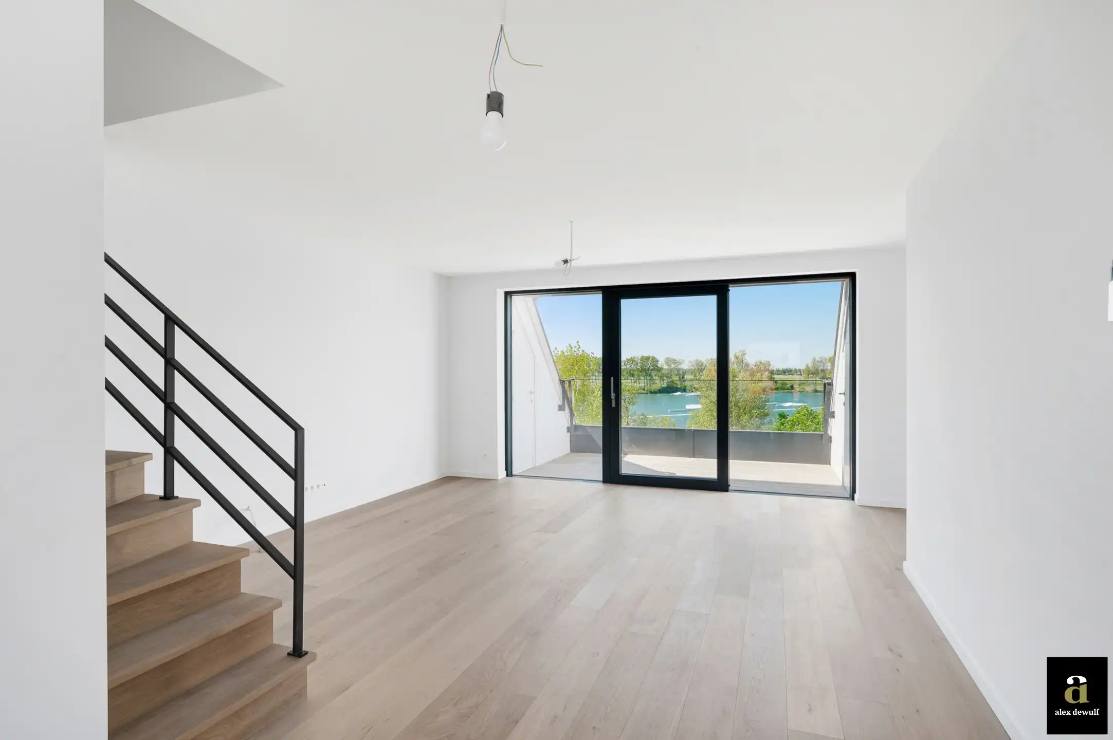 Nieuwbouw penthouse met zuidwestelijk terras en open uitzicht op het Duinenwatermeer. foto 2