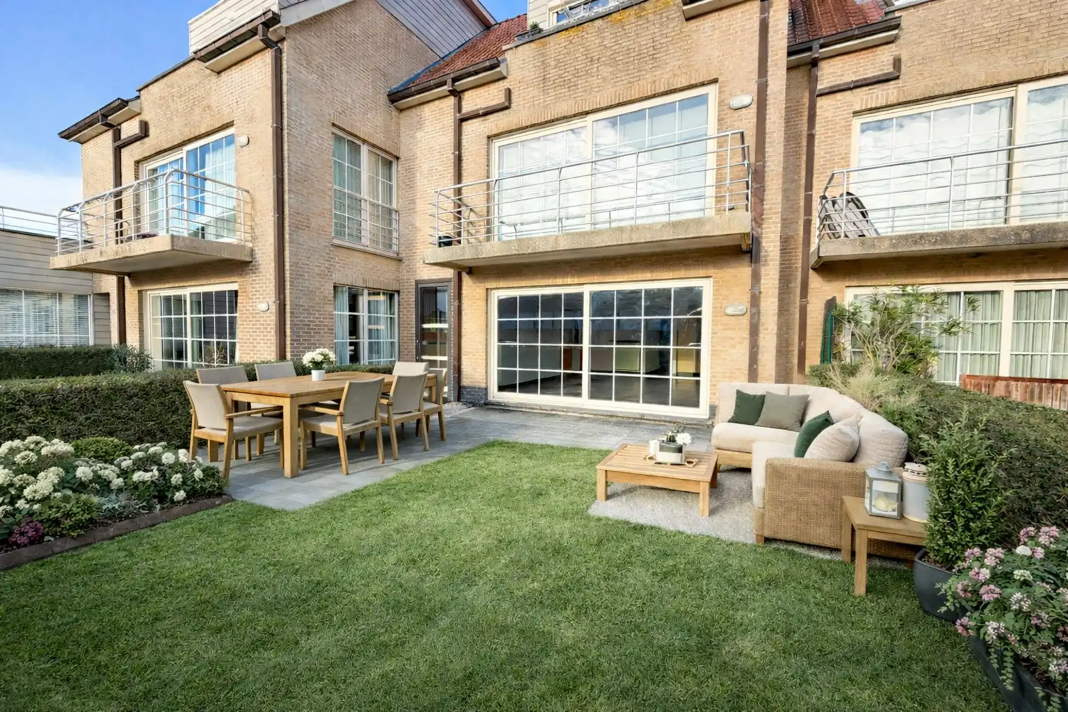 Lichtrijk gelijkvloers appartement met 2 slpk, garage en autostandplaats foto 39