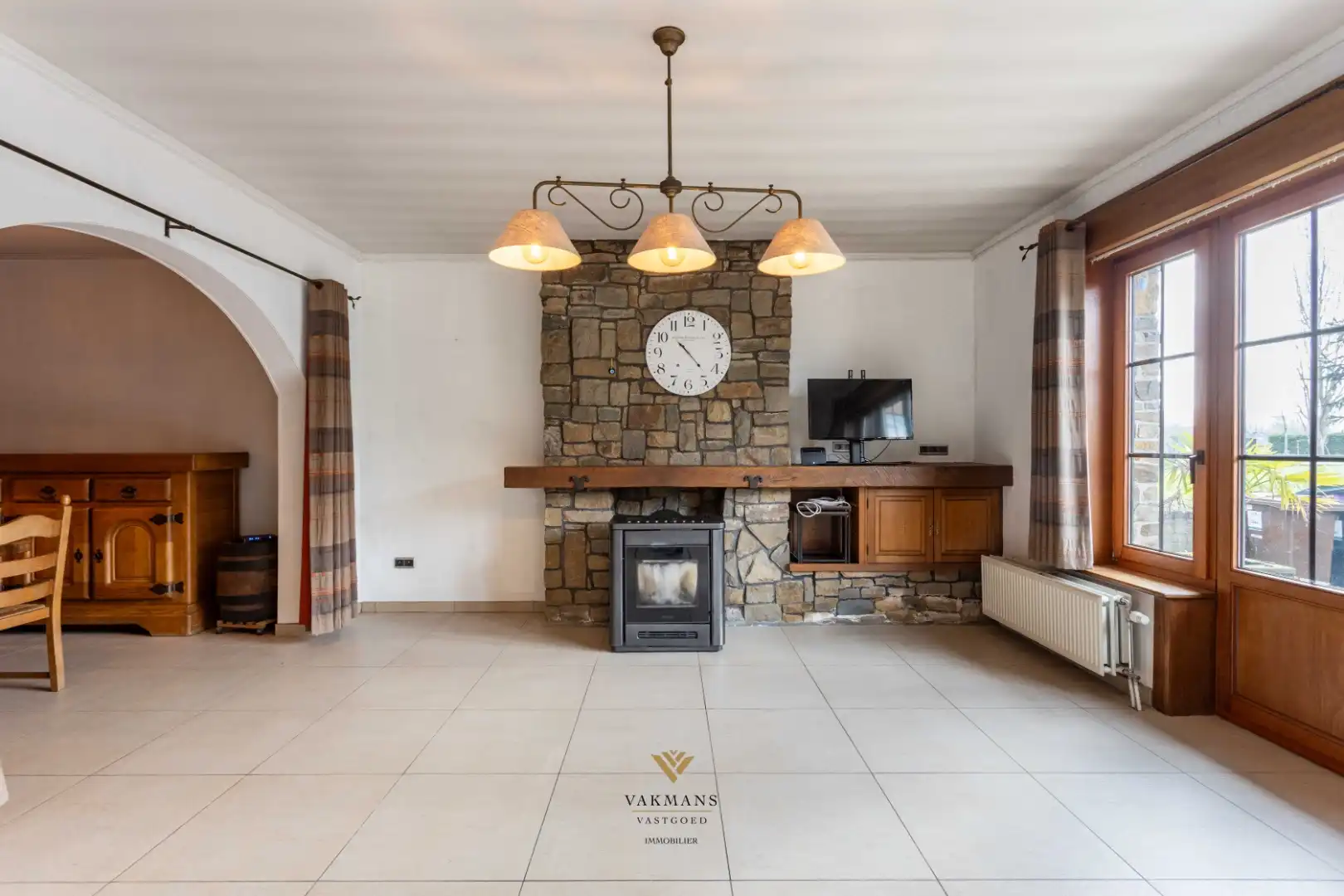 Ruime en charmante alleenstaande woning met 5 slaapkamers en 2 badkamers foto 4