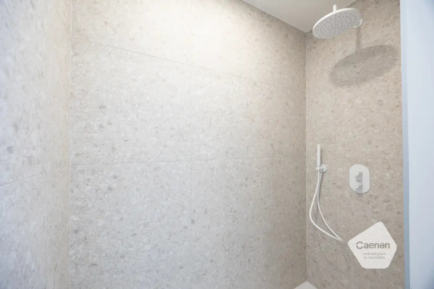 Exclusief drie slaapkamer appartement met zeezicht foto 12