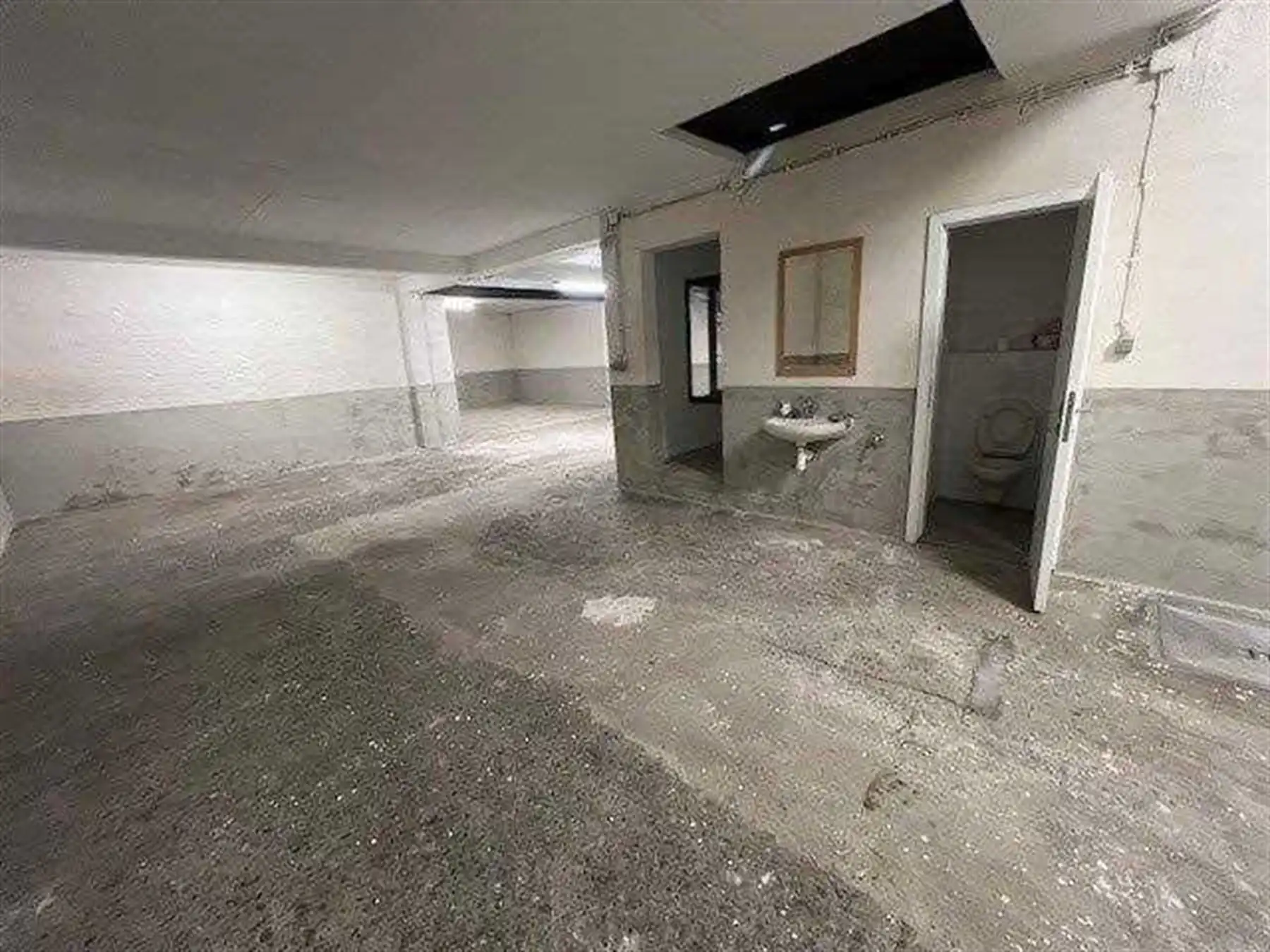 Woning met 3 verhuurde units en ruim magazijn met aparte toegang foto 15