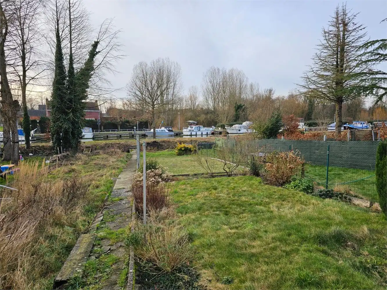 Ruime, praktische woning met tuin foto 33