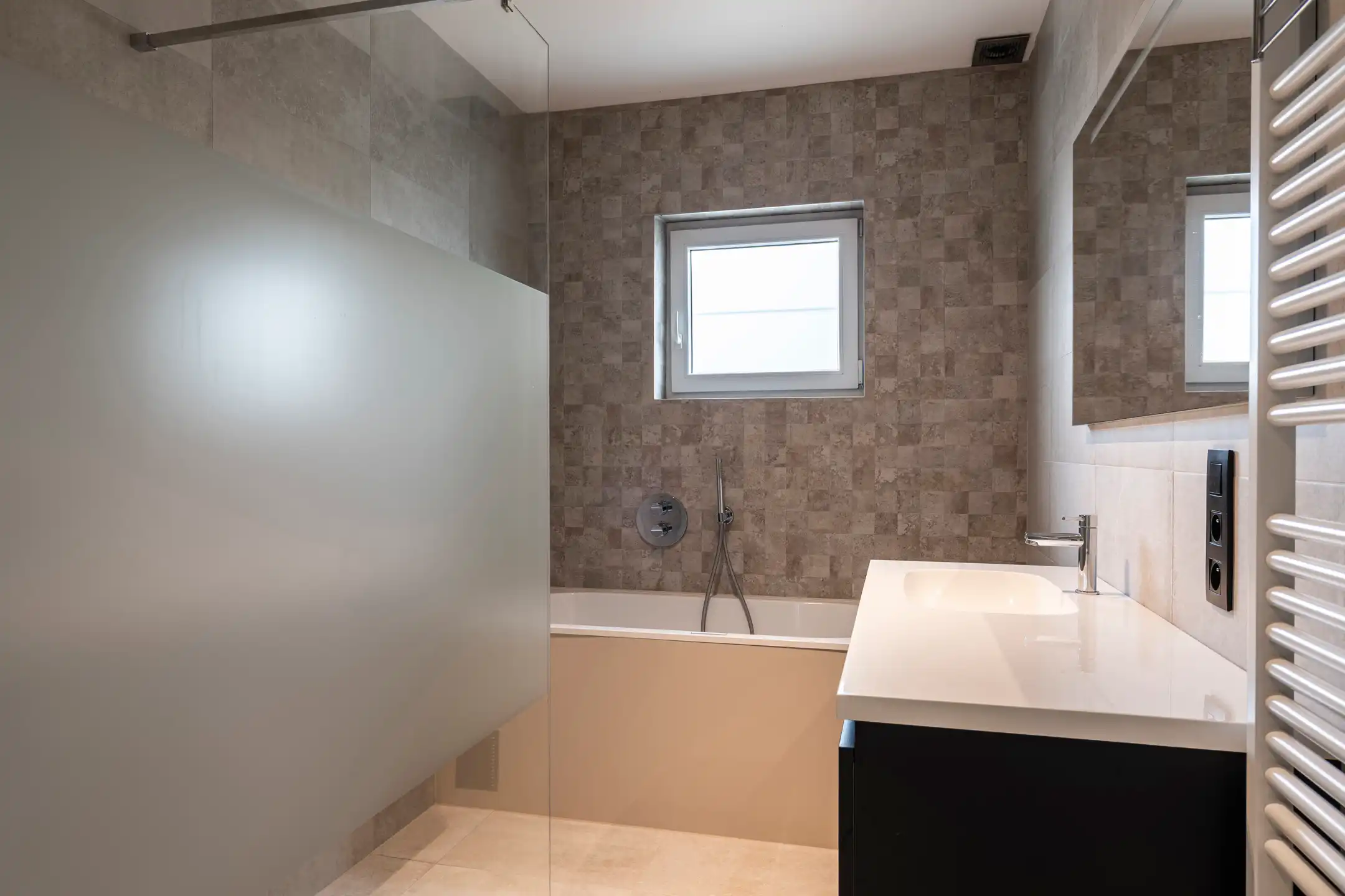 luxe afgewerkte vrijstaande woning op 842 m² in Poppel. foto 14