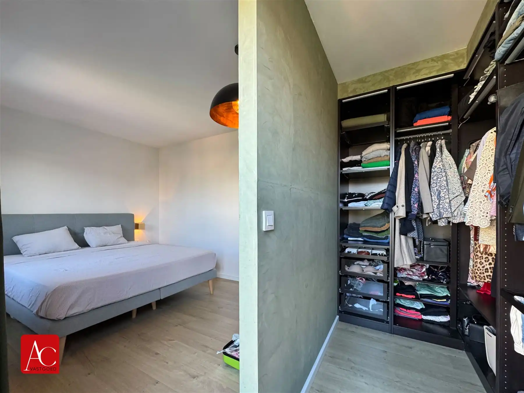 Ruime gezinswoning met 4 slaapkamers en garage foto 10