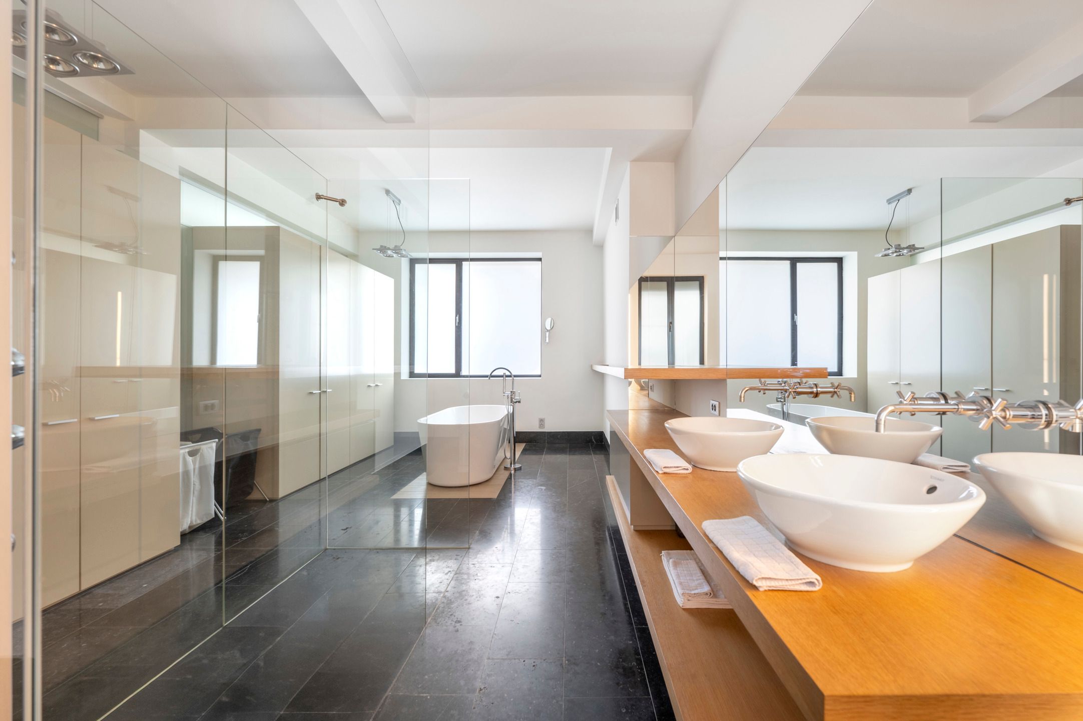 Unieke loft met karakter en licht in art-deco gebouw foto 15