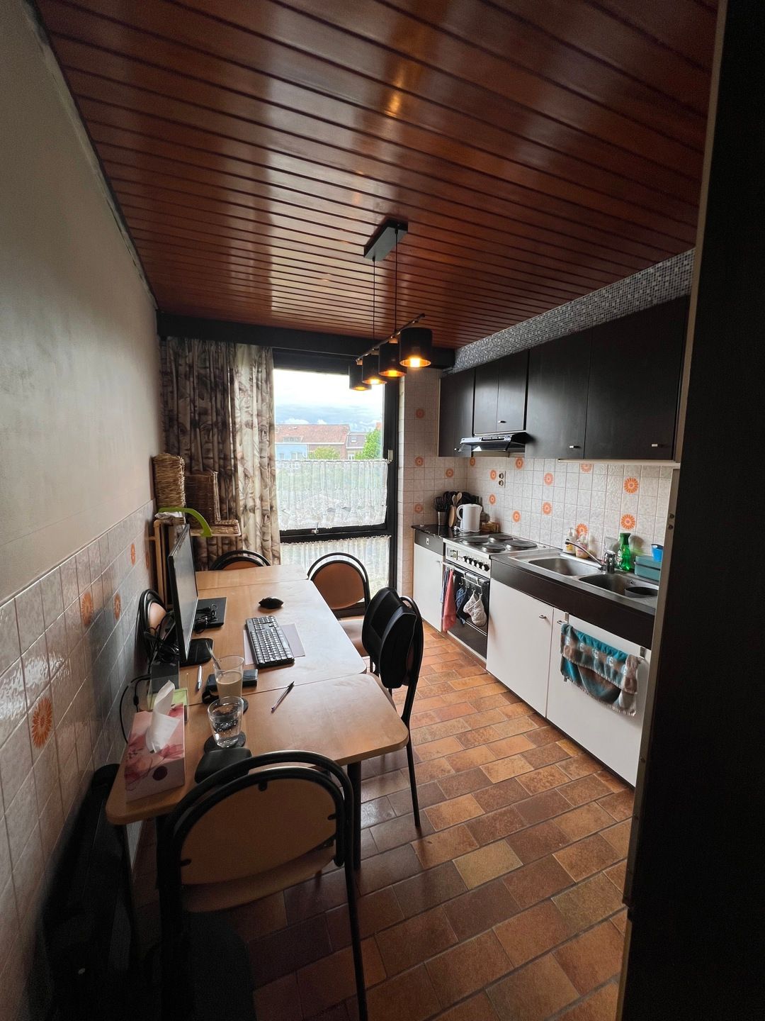 Fantastisch gelegen te renoveren driegevelwoning. foto 9