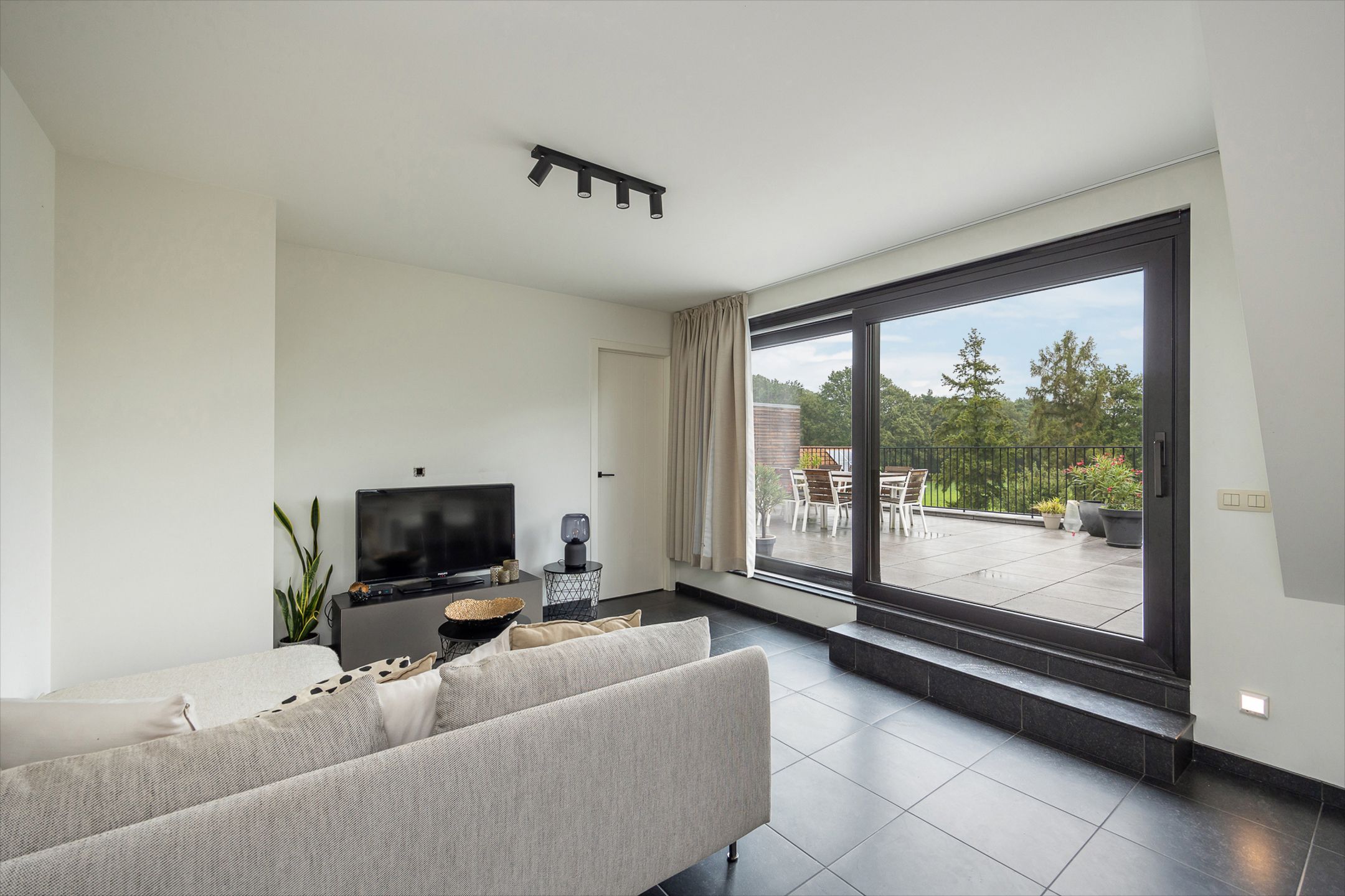 Recente penthouse met ruim terras te huur in Westmalle.  foto 3