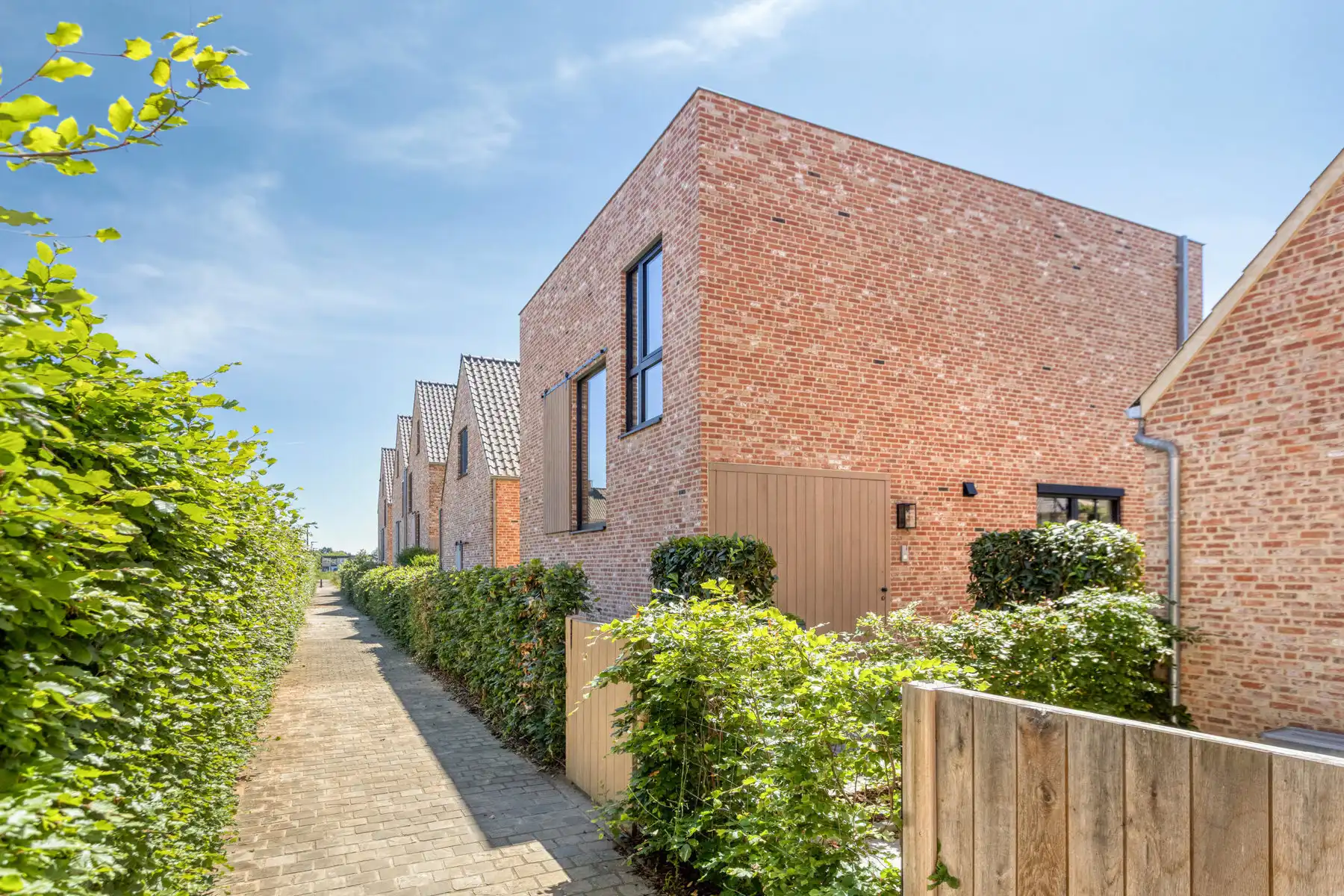 Moderne woning met 3 slaapkamers. foto {{pictureIndex}}