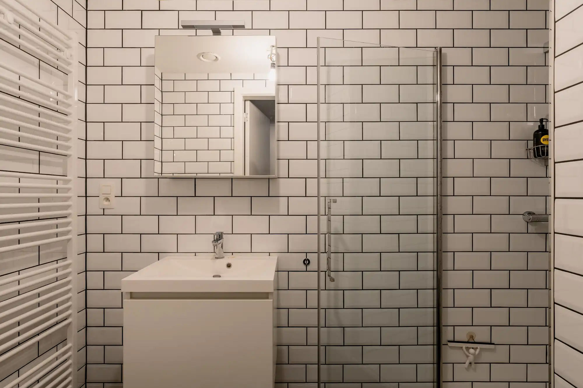 Functionele studio met terras, gemeenschappelijke binnentuin en ondergrondse autostaanplaats(en). foto 10