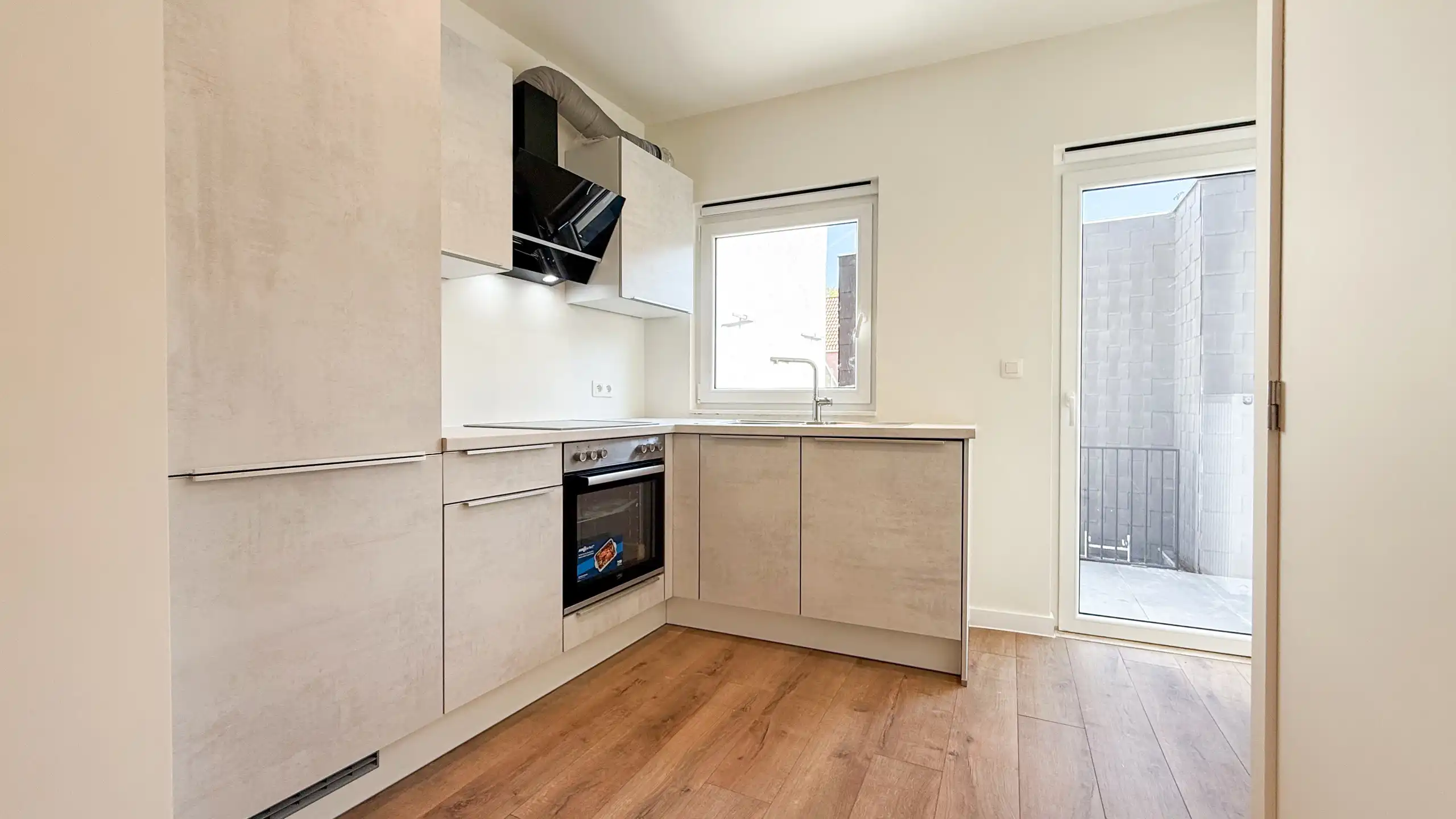 Unieke investeringspand, volledig vernieuwd, handel+ 2app! foto 28